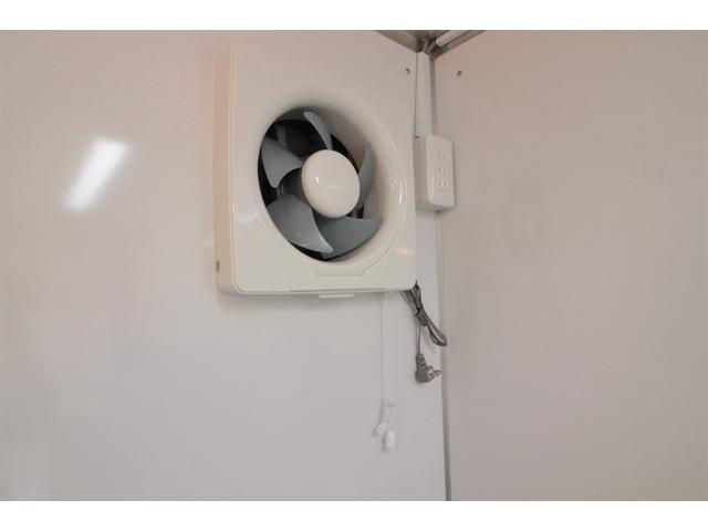 タイタンダッシュ 　キッチンカー　加工車　８ナンバー登録　冷凍冷蔵庫　２槽シンク２０００Ｗインバーター　３０００Ｗ外部電源（70枚目）