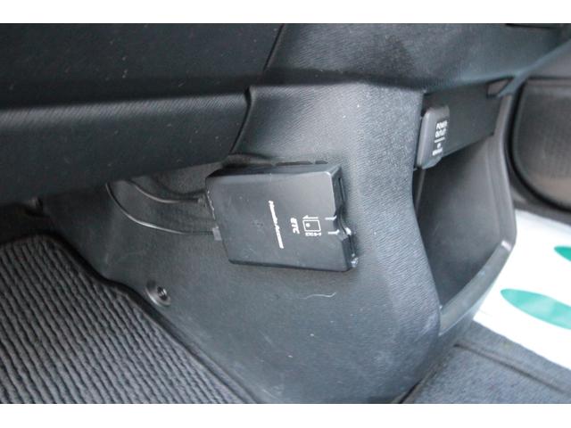 ステップワゴンスパーダ Ｚ　ナビ　フルセグＴＶ　バックカメラ　両側パワースライドドア　ＥＴＣ　後席モニター　ＨＩＤヘッドライト　Ｂｌｕｅｔｏｏｔｈ　純正１６インチアルミ　オートライト（18枚目）