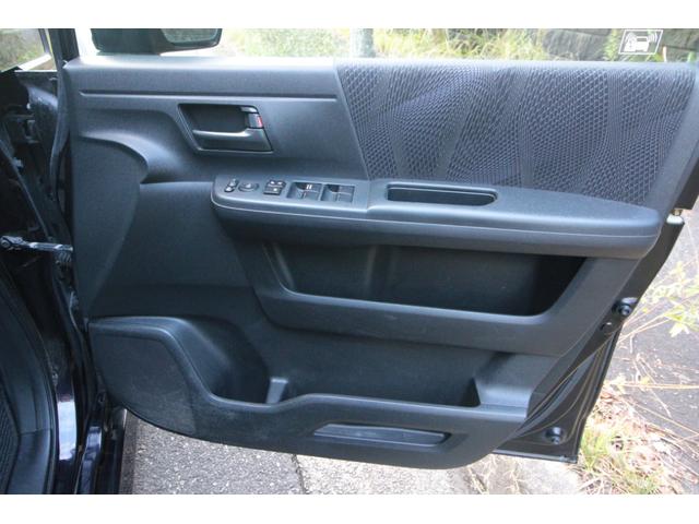 ステップワゴンスパーダ Ｚ　ナビ　フルセグＴＶ　バックカメラ　両側パワースライドドア　ＥＴＣ　後席モニター　ＨＩＤヘッドライト　Ｂｌｕｅｔｏｏｔｈ　純正１６インチアルミ　オートライト（33枚目）