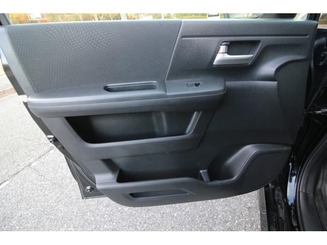 ステップワゴンスパーダ Ｚ　４ＷＤ　車検２年付き　メモリーナビ　ＥＴＣ　バックカメラ　社外アルミ　ＨＩＤヘッドライト　両側パワースライドドア　アイドリングストップ　オートエアコン　オートライト（32枚目）