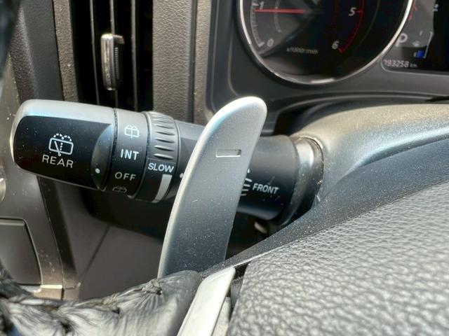 デリカＤ：５ Ｄ　パワーパッケージ　全塗装済み・ディーゼル４ＷＤ・新品アルミホイール・新品ブロックタイヤ・新品グリルガード・７人乗り仕様・バックカメラ・社外ナビ・ＴＶ・シートヒーター・ＥＴＣ・両側電動スライドドア・ウォークスルー（28枚目）
