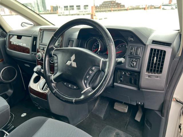 デリカD:5 エクシードII 全塗装・オリジナルツートンカラー・後席モニター・フリップダウンモニター・純正ナビ・純正ホイール・バックカメラ・ETC・両側スライドドア・パワーステアリング・ステアリングスイッチ・クルーズコントロール(58枚目)