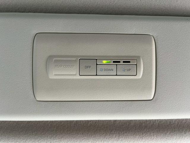 デリカD:5 エクシードII 全塗装・オリジナルツートンカラー・後席モニター・フリップダウンモニター・純正ナビ・純正ホイール・バックカメラ・ETC・両側スライドドア・パワーステアリング・ステアリングスイッチ・クルーズコントロール(71枚目)