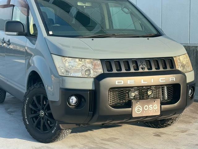 デリカＤ：５ Ｄ　パワーパッケージ　全塗装・オリジナルツートンカラー・新品ブロックタイヤ・ビルトインＥＴＣ・クルーズコントロール・両側パワースライドドア・ＢｌｕｅｔｏｏｔｈＡｕｄｉｏ対応・後部座席モニター・バックカメラ・地デジ対応ナビ（5枚目）