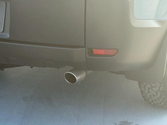 デリカＤ：５ Ｄ　パワーパッケージ　全塗装・オリジナルツートンカラー・新品ブロックタイヤ・ビルトインＥＴＣ・クルーズコントロール・両側パワースライドドア・ＢｌｕｅｔｏｏｔｈＡｕｄｉｏ対応・後部座席モニター・バックカメラ・地デジ対応ナビ（17枚目）