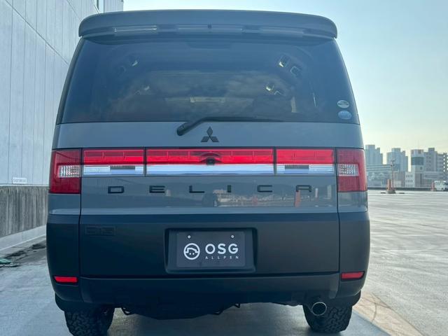 デリカＤ：５ Ｄ　パワーパッケージ　全塗装・オリジナルツートンカラー・新品ブロックタイヤ・ビルトインＥＴＣ・クルーズコントロール・両側パワースライドドア・ＢｌｕｅｔｏｏｔｈＡｕｄｉｏ対応・後部座席モニター・バックカメラ・地デジ対応ナビ（19枚目）