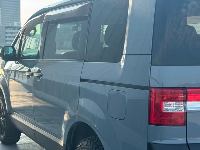 デリカＤ：５ Ｄ　パワーパッケージ　全塗装・オリジナルツートンカラー・新品ブロックタイヤ・ビルトインＥＴＣ・クルーズコントロール・両側パワースライドドア・ＢｌｕｅｔｏｏｔｈＡｕｄｉｏ対応・後部座席モニター・バックカメラ・地デジ対応ナビ（20枚目）