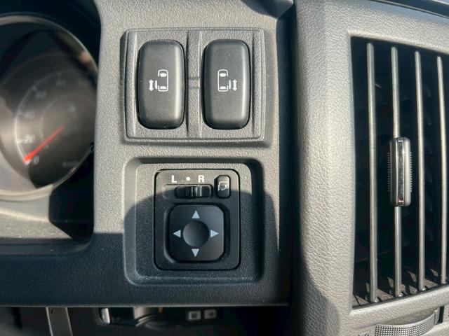 デリカＤ：５ Ｄ　パワーパッケージ　全塗装・オリジナルツートンカラー・新品ブロックタイヤ・ビルトインＥＴＣ・クルーズコントロール・両側パワースライドドア・ＢｌｕｅｔｏｏｔｈＡｕｄｉｏ対応・後部座席モニター・バックカメラ・地デジ対応ナビ（47枚目）