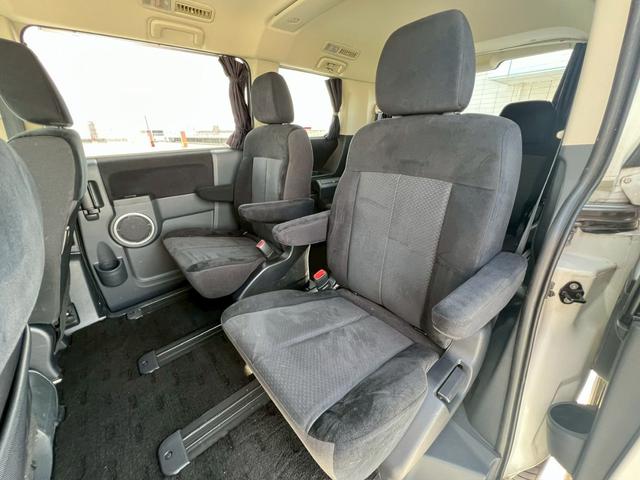 デリカＤ：５ Ｇ　パワーパッケージ　全塗装・オリジナルツートンカラー・ビルトインＥＴＣ・ＢｌｕｅｔｏｏｔｈＡｕｄｉｏ対応・バックモニター・クルーズコントロール・３列シート・地デジ対応ナビ・パワースライドドア・社外ナビ・フルセグＴＶ（27枚目）