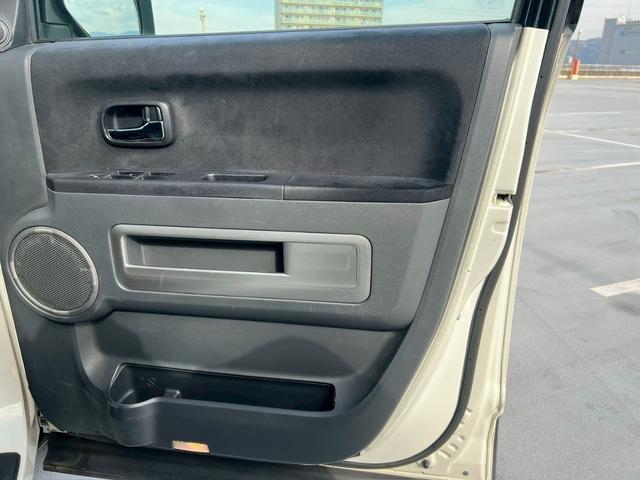 デリカＤ：５ Ｇ　パワーパッケージ　全塗装・オリジナルツートンカラー・ビルトインＥＴＣ・ＢｌｕｅｔｏｏｔｈＡｕｄｉｏ対応・バックモニター・クルーズコントロール・３列シート・地デジ対応ナビ・パワースライドドア・社外ナビ・フルセグＴＶ（52枚目）