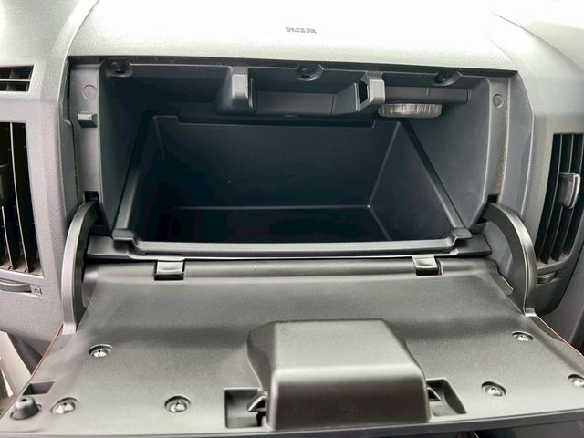 デリカD:5 エクシードII 全塗装・オリジナルツートンカラー・新品アルミホイール・新品ブロックタイヤ後席モニター・フリップダウンモニター・純正ナビ・純正ホイール・バックカメラ・ETC・両側パワースライドドア・クルーズコントロール(54枚目)