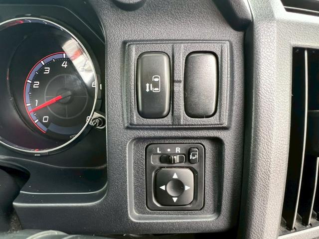 デリカD:5 エクシードII 全塗装・オリジナルツートンカラー・新品アルミホイール・新品ブロックタイヤ後席モニター・フリップダウンモニター・純正ナビ・純正ホイール・バックカメラ・ETC・両側パワースライドドア・クルーズコントロール(70枚目)