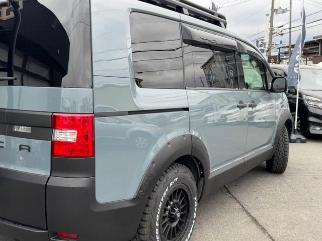 デリカＤ：５ Ｄ　パワーパッケージ　全塗装・オリジナルツートンカラー・角目キット・新品アルミホイール・新品ブロックタイヤ・ルーフキャリア・サイドステップ・ビルトインＥＴＣ・クルーズコントロール・両側パワースライドドア・後部座席モニター・（6枚目）