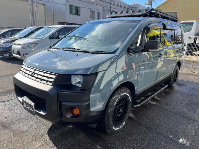 デリカＤ：５ Ｄ　パワーパッケージ　全塗装・オリジナルツートンカラー・角目キット・新品アルミホイール・新品ブロックタイヤ・ルーフキャリア・サイドステップ・ビルトインＥＴＣ・クルーズコントロール・両側パワースライドドア・後部座席モニター・（8枚目）