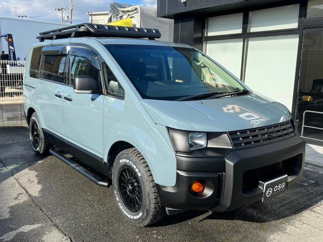 デリカＤ：５ Ｄ　パワーパッケージ　全塗装・オリジナルツートンカラー・角目キット・新品アルミホイール・新品ブロックタイヤ・ルーフキャリア・サイドステップ・ビルトインＥＴＣ・クルーズコントロール・両側パワースライドドア・後部座席モニター・（10枚目）