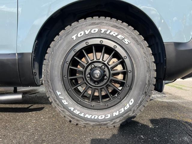 デリカＤ：５ Ｄ　パワーパッケージ　全塗装・オリジナルツートンカラー・角目キット・新品アルミホイール・新品ブロックタイヤ・ルーフキャリア・サイドステップ・ビルトインＥＴＣ・クルーズコントロール・両側パワースライドドア・後部座席モニター・（20枚目）