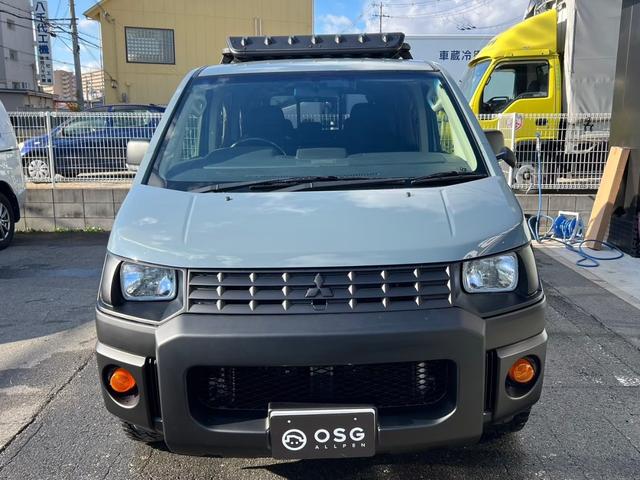 デリカＤ：５ Ｄ　パワーパッケージ　全塗装・オリジナルツートンカラー・角目キット・新品アルミホイール・新品ブロックタイヤ・ルーフキャリア・サイドステップ・ビルトインＥＴＣ・クルーズコントロール・両側パワースライドドア・後部座席モニター・（24枚目）