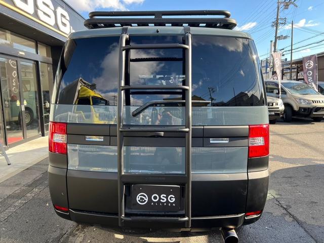 デリカＤ：５ Ｄ　パワーパッケージ　全塗装・オリジナルツートンカラー・角目キット・新品アルミホイール・新品ブロックタイヤ・ルーフキャリア・サイドステップ・ビルトインＥＴＣ・クルーズコントロール・両側パワースライドドア・後部座席モニター・（25枚目）