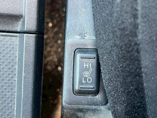 デリカＤ：５ Ｄ　パワーパッケージ　全塗装・オリジナルツートンカラー・角目キット・新品アルミホイール・新品ブロックタイヤ・ルーフキャリア・サイドステップ・ビルトインＥＴＣ・クルーズコントロール・両側パワースライドドア・後部座席モニター・（62枚目）