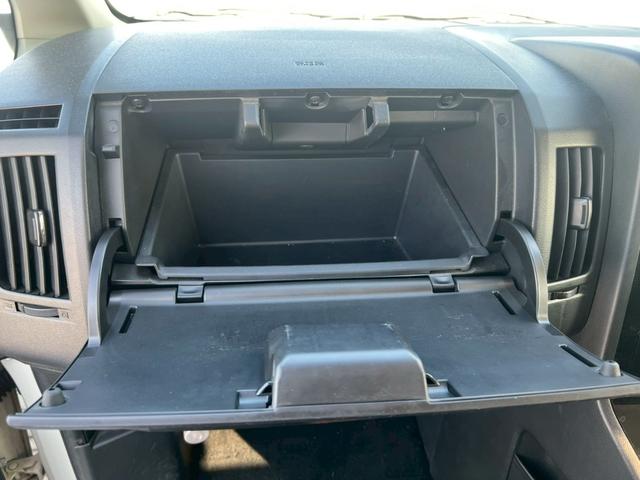 デリカＤ：５ Ｄ　パワーパッケージ　全塗装・オリジナルツートンカラー・角目キット・新品アルミホイール・新品ブロックタイヤ・ルーフキャリア・サイドステップ・ビルトインＥＴＣ・クルーズコントロール・両側パワースライドドア・後部座席モニター・（71枚目）