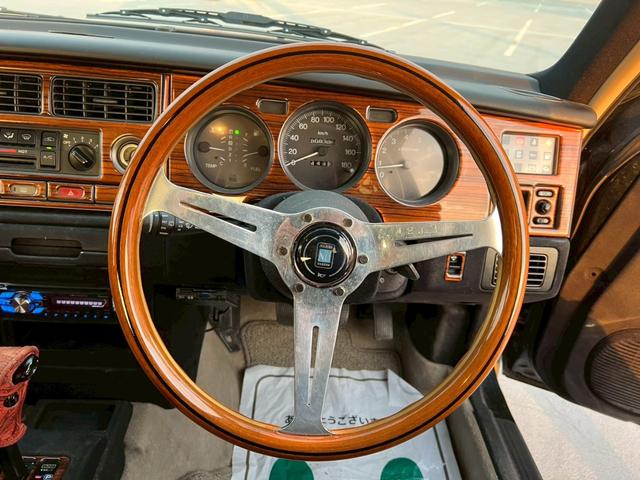 ラシーン タイプA 禁煙車・全塗装済・オリジナルブルー・マット塗装・ナルディ製ステアリングホイール・社外フロントグリル・木目パネル・社外アルミホイール・シートカバー・ETC・社外オーディオデッキ・FM/AM(9枚目)