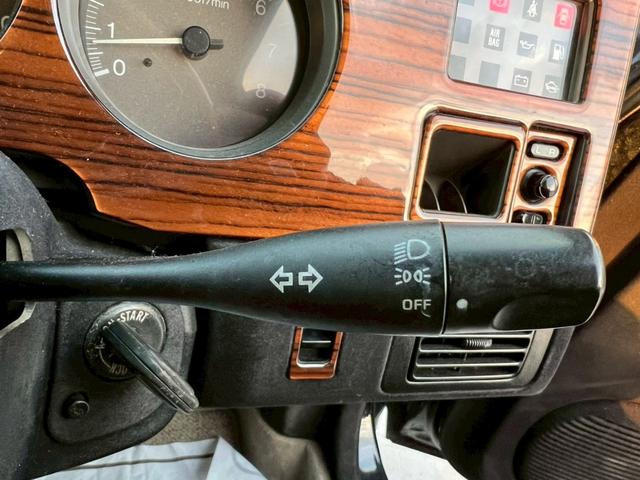 ラシーン タイプA 禁煙車・全塗装済・オリジナルブルー・マット塗装・ナルディ製ステアリングホイール・社外フロントグリル・木目パネル・社外アルミホイール・シートカバー・ETC・社外オーディオデッキ・FM/AM(19枚目)