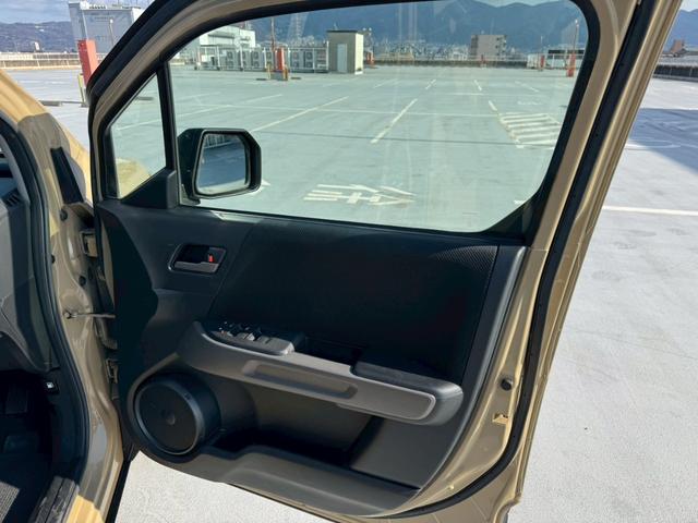 �l�C�J���[�ŃI�[���y���I�X���ŉf������ł��B