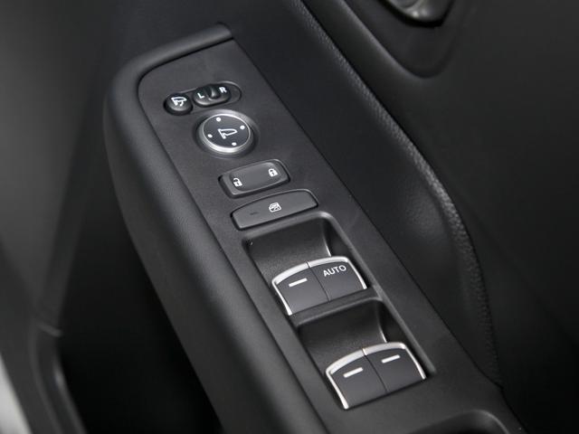 ステップワゴン ｅ：ＨＥＶスパーダ　純正ナビ／フルセグ／純正フリップダウンモニター／純正ＥＴＣ／パワーバックドア／両側パワースライドドア／ＢＳＭ（19枚目）