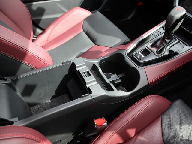 レヴォーグ ＳＴＩスポーツ　ＥＸ　純正１１．６インチナビ／フルセグＴＶ（走行中可）／全周囲カメラ／パドルシフト／ハーマンカードンスピーカー／アイサイトＸ／ＳＴＩ専用ブラック×ボルドー本革シート／前ドライブレコーダー／ワンオーナー（9枚目）