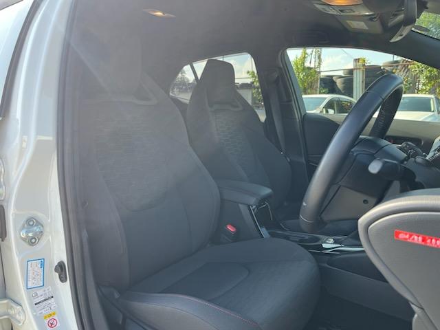 カローラスポーツ ハイブリッドG Z(8枚目)