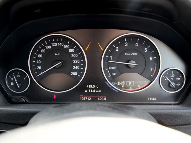 ３シリーズ ３２０ｉラグジュアリー　純正ナビ／Ｂカメラ／レザーシート／ＥＴＣ（12枚目）