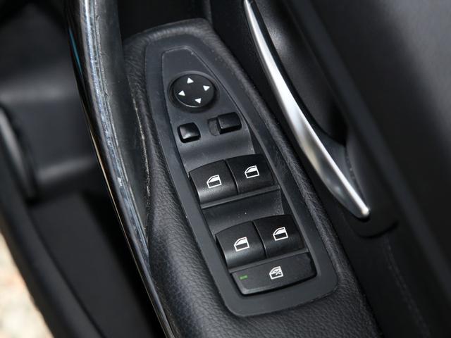 ３シリーズ ３２０ｉラグジュアリー　純正ナビ／Ｂカメラ／レザーシート／ＥＴＣ（19枚目）