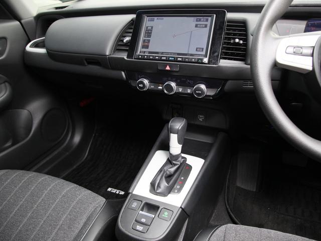 フィット ホーム ギャザーズSDナビ/フルセグTV/バックカメラ/ETC/前後ドライブレコーダー/クルコン/プッシュスタート/ホンダセンシング/LEDヘッドライト/ワンオーナー車(6枚目)