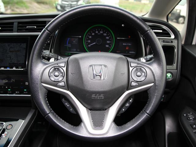 シャトル ハイブリッドX ホンダセンシング 純正8インチナビ/フルセグTV/バックカメラ/ETC/LEDヘッドライト/前後ドライブレコーダー/ハーフレザーシート/スペアキー/プッシュスタート/オートエアコン/ハイブリッド車(11枚目)