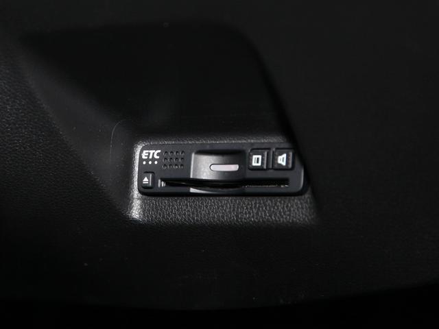シャトル ハイブリッドX ホンダセンシング 純正8インチナビ/フルセグTV/バックカメラ/ETC/LEDヘッドライト/前後ドライブレコーダー/ハーフレザーシート/スペアキー/プッシュスタート/オートエアコン/ハイブリッド車(19枚目)