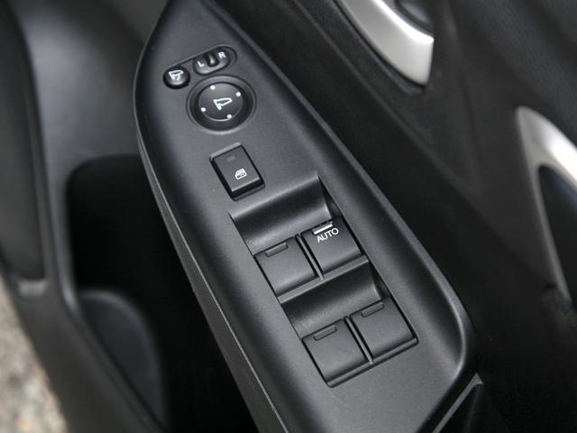 シャトル ハイブリッドX ホンダセンシング 純正8インチナビ/フルセグTV/バックカメラ/ETC/LEDヘッドライト/前後ドライブレコーダー/ハーフレザーシート/スペアキー/プッシュスタート/オートエアコン/ハイブリッド車(21枚目)