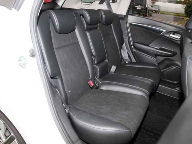 シャトル ハイブリッドX ホンダセンシング 純正8インチナビ/フルセグTV/バックカメラ/ETC/LEDヘッドライト/前後ドライブレコーダー/ハーフレザーシート/スペアキー/プッシュスタート/オートエアコン/ハイブリッド車(23枚目)