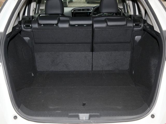 シャトル ハイブリッドX ホンダセンシング 純正8インチナビ/フルセグTV/バックカメラ/ETC/LEDヘッドライト/前後ドライブレコーダー/ハーフレザーシート/スペアキー/プッシュスタート/オートエアコン/ハイブリッド車(27枚目)