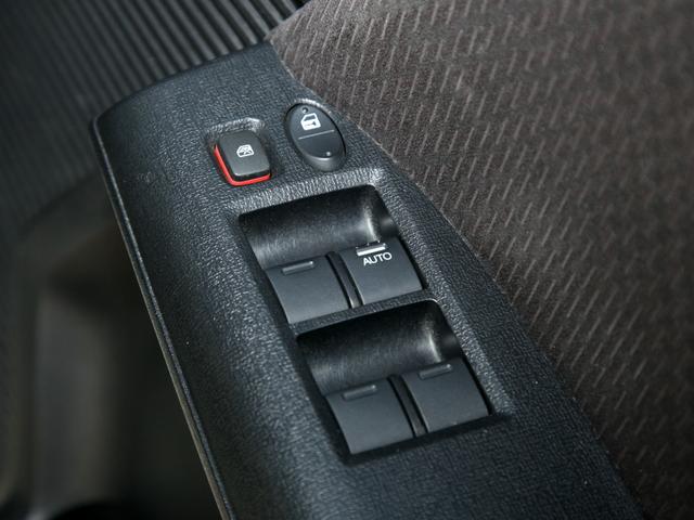 フリード Ｇ　ジャストセレクション　パナフロートナビ／フルセグ／Ｂカメラ／キャリア／ＥＴＣ／黒革調シートカバー／レーダー／Ｆドラレコ／両側パワースライドドア／電格／クルコン（18枚目）