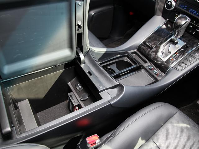 アルファード ２．５Ｓ　Ｃパッケージ　純正Ｔコネクトナビ／フルセグＴＶ／バックカメラ／ＥＴＣ／ブラインドスポットモニター／デジタルインナーミラー／ツインサンルーフ／ＦＳＲモデリスタエアロ／モデリスタマフラー（9枚目）