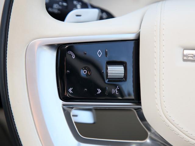 レンジローバー ＨＳＥ　Ｐ５３０　ロングホイールベース　純正ナビ／Ｂカメラ／３６０°カメラ／電動サイドステップ／ガラスルーフ／ＭＥＲＩＤＩＡＮスピーカー／デジタルインナーミラー／黒革シート／シートヒーター／エアシート／ＨＵＤ／ＢＳＭ／リアモニター（14枚目）