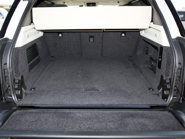 レンジローバー ＨＳＥ　Ｐ５３０　ロングホイールベース　純正ナビ／Ｂカメラ／３６０°カメラ／電動サイドステップ／ガラスルーフ／ＭＥＲＩＤＩＡＮスピーカー／デジタルインナーミラー／黒革シート／シートヒーター／エアシート／ＨＵＤ／ＢＳＭ／リアモニター（32枚目）