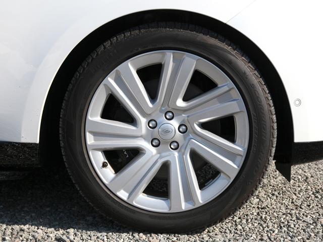レンジローバー ＨＳＥ　Ｐ５３０　ロングホイールベース　純正ナビ／Ｂカメラ／３６０°カメラ／電動サイドステップ／ガラスルーフ／ＭＥＲＩＤＩＡＮスピーカー／デジタルインナーミラー／黒革シート／シートヒーター／エアシート／ＨＵＤ／ＢＳＭ／リアモニター（35枚目）