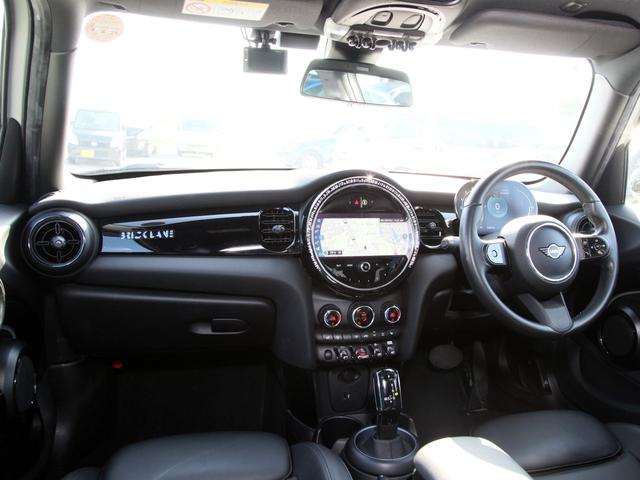 ＭＩＮＩ クーパーＤ　ブリック・レーン・エディション　純正ナビ／Ｂカメラ／クリアランスソナー／シートヒーター／クルコン／ステリモ／オートライト／電格ミラー／限定３００台／ワンオーナー（5枚目）