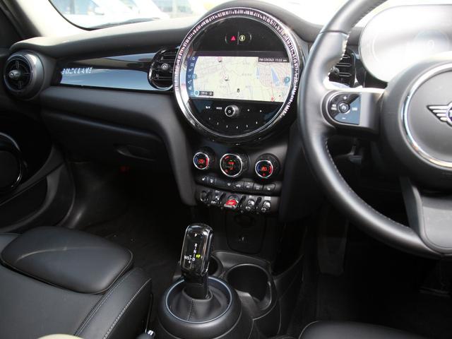 ＭＩＮＩ クーパーＤ　ブリック・レーン・エディション　純正ナビ／Ｂカメラ／クリアランスソナー／シートヒーター／クルコン／ステリモ／オートライト／電格ミラー／限定３００台／ワンオーナー（6枚目）