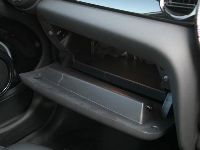 ＭＩＮＩ クーパーＤ　ブリック・レーン・エディション　純正ナビ／Ｂカメラ／クリアランスソナー／シートヒーター／クルコン／ステリモ／オートライト／電格ミラー／限定３００台／ワンオーナー（12枚目）