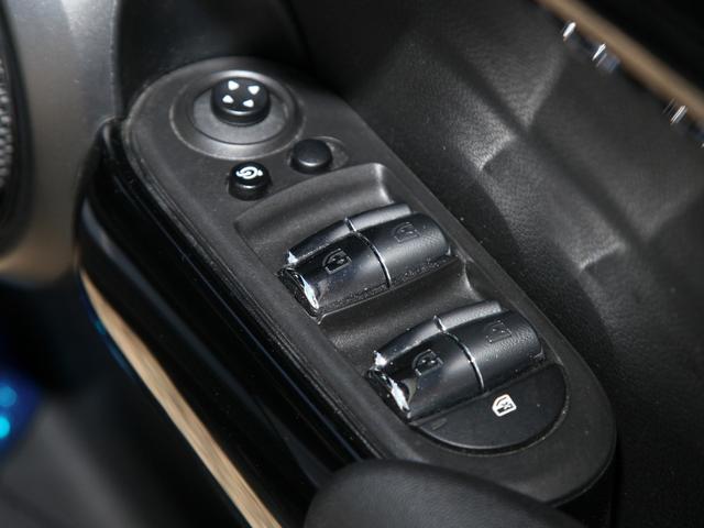 ＭＩＮＩ クーパーＤ　ブリック・レーン・エディション　純正ナビ／Ｂカメラ／クリアランスソナー／シートヒーター／クルコン／ステリモ／オートライト／電格ミラー／限定３００台／ワンオーナー（21枚目）