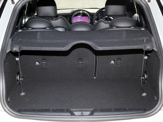 ＭＩＮＩ クーパーＤ　ブリック・レーン・エディション　純正ナビ／Ｂカメラ／クリアランスソナー／シートヒーター／クルコン／ステリモ／オートライト／電格ミラー／限定３００台／ワンオーナー（27枚目）