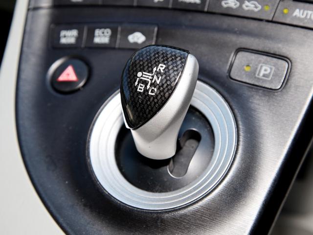 プリウス Gツーリングセレクション 純正SDナビ/フルセグ/Bカメラ/ドライブレコーダー/ETC/ステリモ/クルコン/プッシュスタート/スマートキー/ハーフエアロ/黒革調シートカバー/ダウンサス/スペーサー/TRDペダル/純正17AW(8枚目)