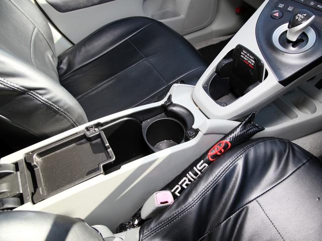 プリウス Gツーリングセレクション 純正SDナビ/フルセグ/Bカメラ/ドライブレコーダー/ETC/ステリモ/クルコン/プッシュスタート/スマートキー/ハーフエアロ/黒革調シートカバー/ダウンサス/スペーサー/TRDペダル/純正17AW(9枚目)